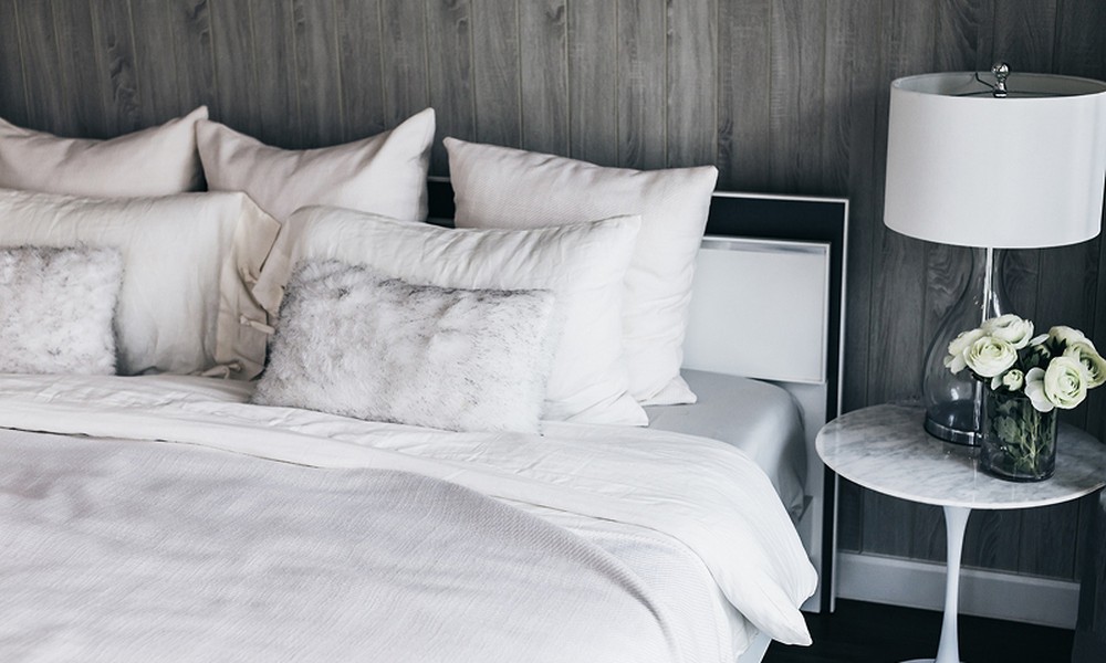 4 Ways to Make Your Bed Set Feel Hotel-Like
